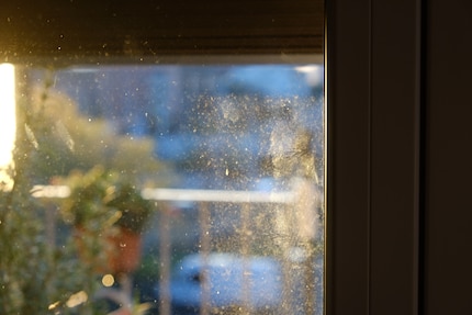 Fingarabdrücke und Schmierereien zieren mein Fenster.