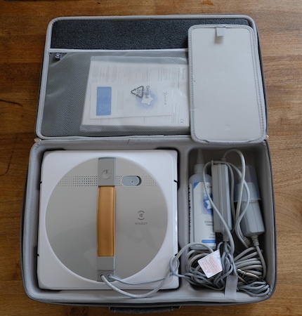 Schön verpackt in einem Koffer verschwindet der Winbot im Keller. Und bleibt dort.