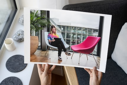 Indirect daylight is suitable for neutrally viewing a print