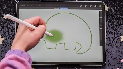 Ausmalen geht fix: Ziehe einfach den Farbkreis aus der rechten oberen Ecke in die Form.