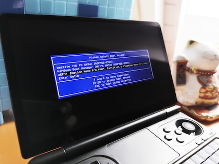 Falls du nicht weisst, welchen Eintrag du im Boot-Menü auswählen musst, dann achte auf den USB-Stick-Hersteller. In meinem Fall ist das Imation.